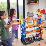 Hot Wheels City Ultimate Garage Track Set with 2 Die-Cast Toy Cars & Car-Eating Dragon, Stores 50+ Vehicles, 4 Levels - Image 7
